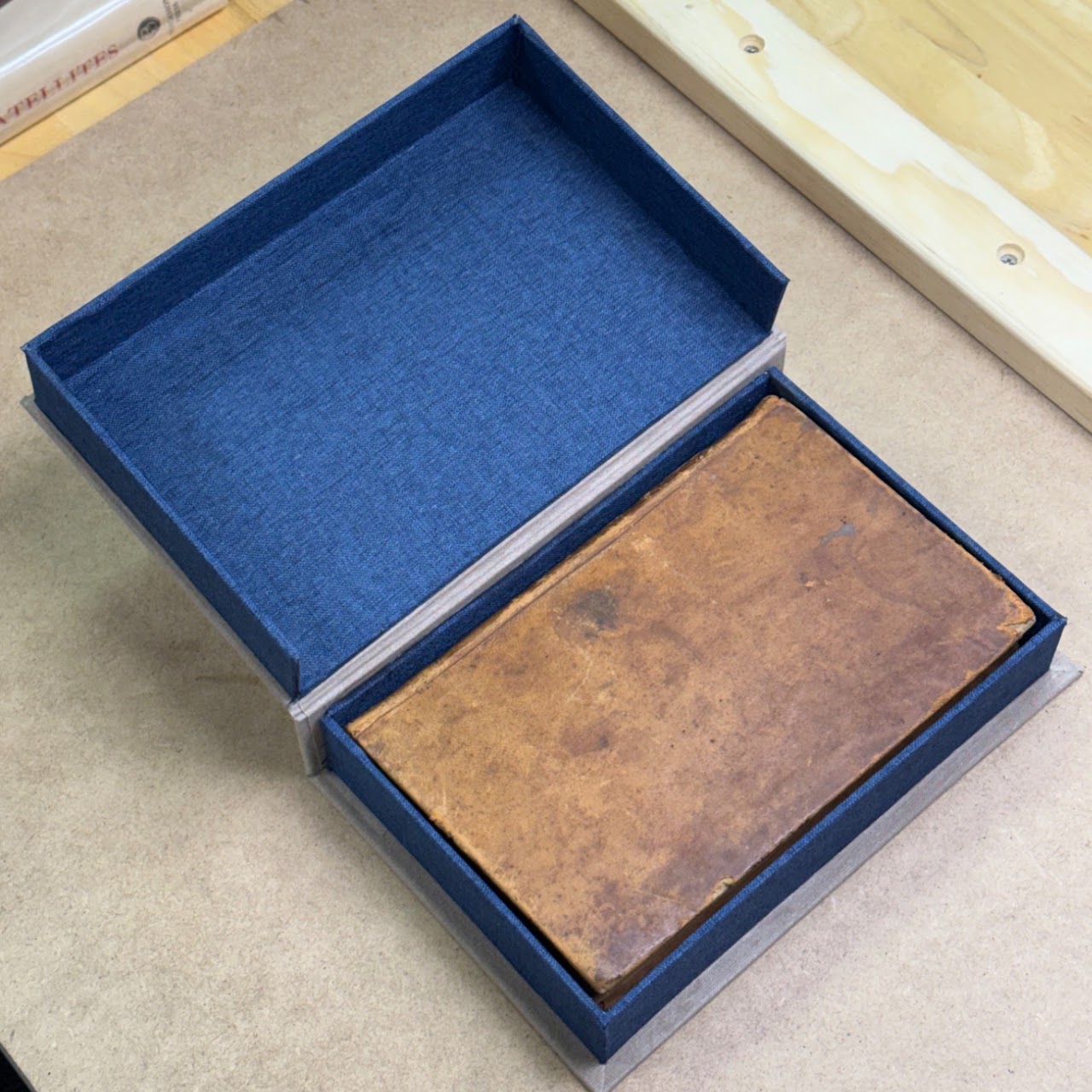 Open clamshell with the original volume